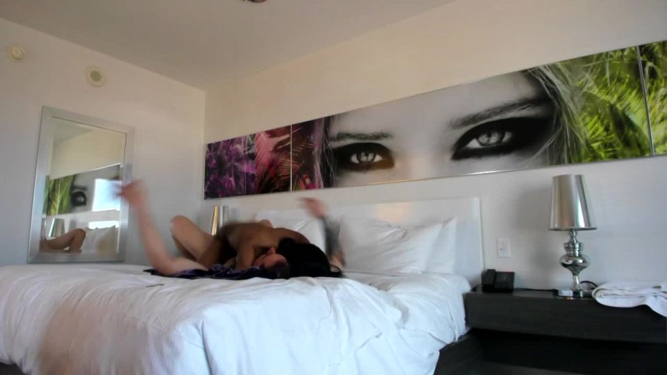 Hotel Room Sex W / Porn Star Sarah Banks - Latina