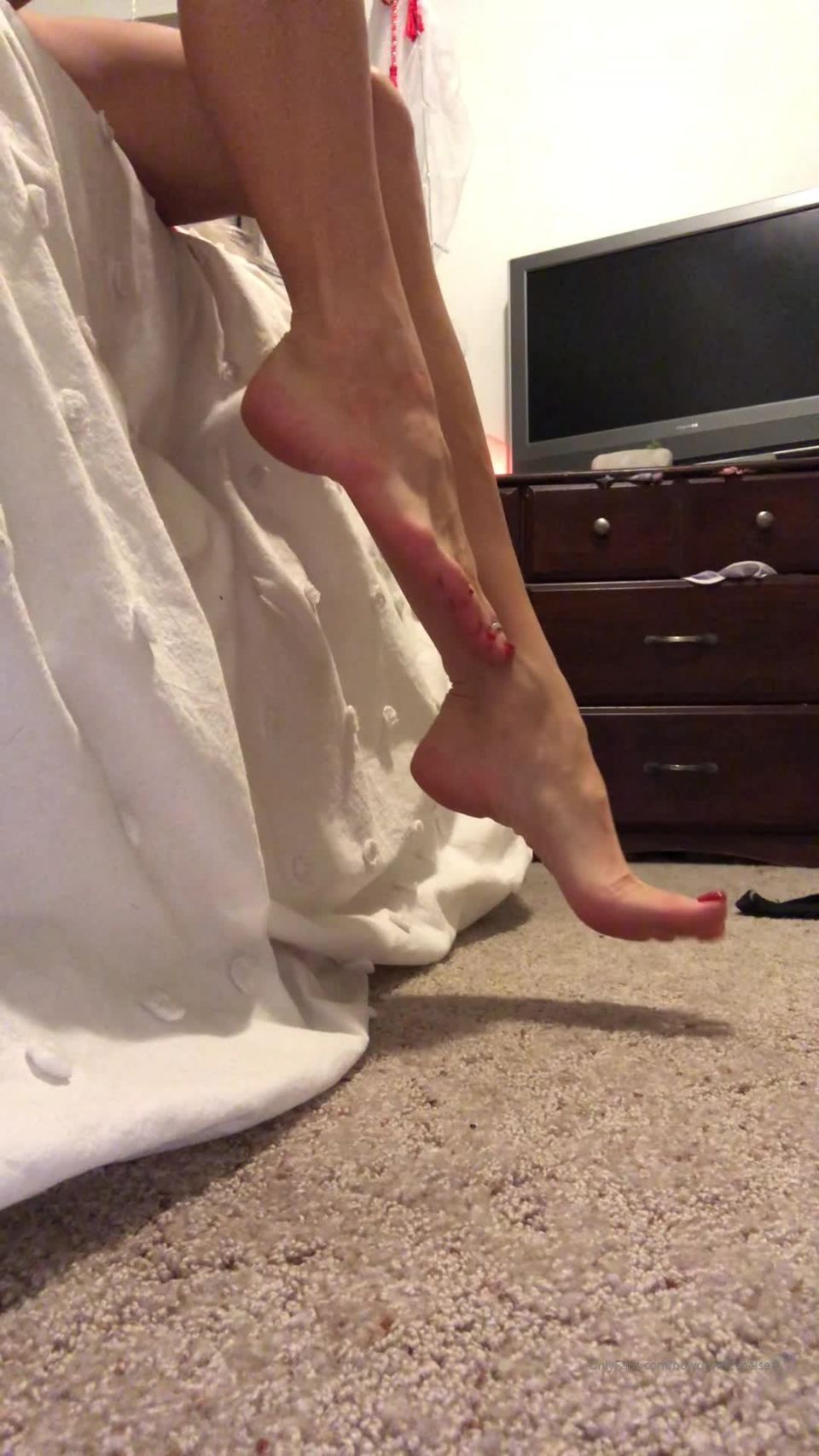 online video 36 lexi sindel femdom empire femdom porn | bowdown2chelsea 10-12-2019 Dangling my feet | domination