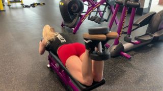 footbaddie-14-05-2019-6741003-Gym perverts watch me work on my ass in ...-1