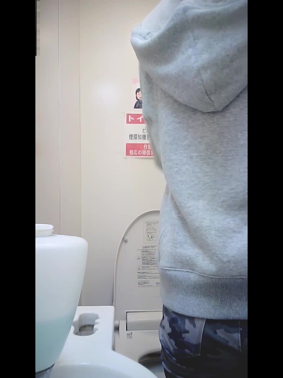 Beauty convenience store toilet - beautywcpeep03 on voyeur 