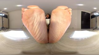 Under Giantess Soles – Althea – lets go jogging with me VR 3604K.-8