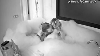 Reallifecam - Sara And Her New Boyfriend Have A Bubble Bath Quick Sex Pussy Eat 30.01.2025 624P - Amateur-2