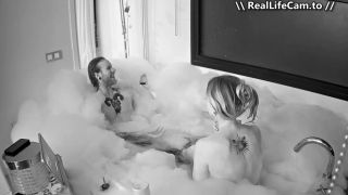 Reallifecam - Sara And Her New Boyfriend Have A Bubble Bath Quick Sex Pussy Eat 30.01.2025 624P - Amateur-7