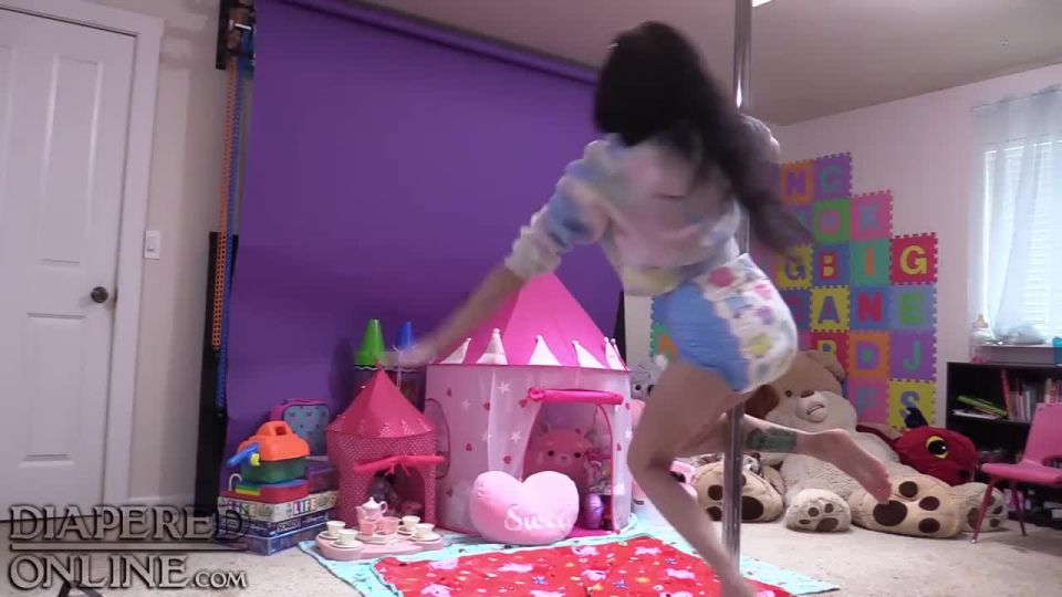 Diaperedonline2Samara Samara Pole Dancing in Hoodie and Diaper