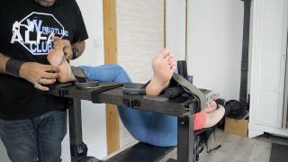 FrenchTickling – FT Tickler Has Finally The Last Word On The Submissive Annys Tickling-4