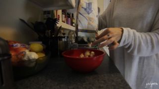 Godqueen Giantess - tiny snack - Godqueen giantess-2