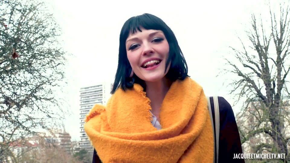 .02.04.agnes.27.years.old.fr - Stockings