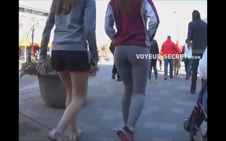 Clumsy teen girl got a hot ass in tights