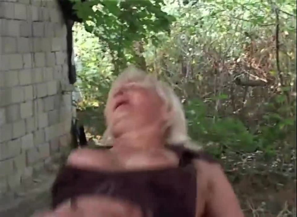 Strange cular man fucks horny full slim woman in her tigh...