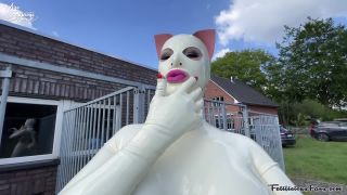 Latex Kitties Outdoors Quick View Porn - New Sex Videos O...-9