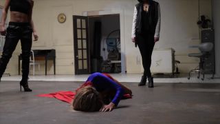 Supergirl gets her ass kicked by hot lesbians Sex Online ...-6