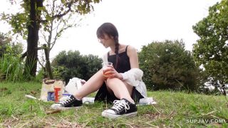ReducingMosaic MUGE-0001 【夢幻調査隊】昼間の公園で一人でお酒を飲んでる女性急増！なぜか顔面偏差値Aランク【検証】話しを聞いてみた結果！みんなめちゃのんべえSEX好き判明！-3