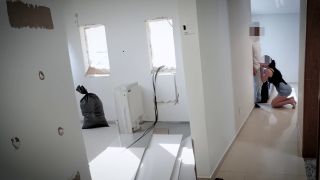 Married Housewife with architect. Husband working away.-4