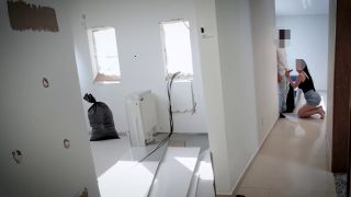 Married Housewife with architect. Husband working away.-9
