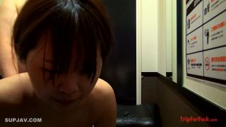 FC2PPV 4472298 出会い系にいた主婦（詳細不明）。ヤルだけってことで漫喫で中出し（ガチ）。別日には青姦も。-0