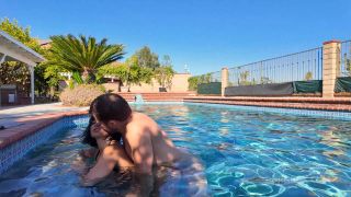 Cherry Devivre - Had Some Underwater Scene - Milf-3