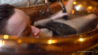 Vivienne LAmour Part 1 Vivienne lAmour - COPPER BATH VIBRATOR MASTURBATION - ManyVids-6