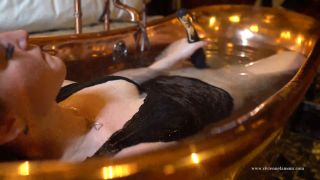 Vivienne LAmour Part 1 Vivienne lAmour - COPPER BATH VIBRATOR MASTURBATION - ManyVids-7
