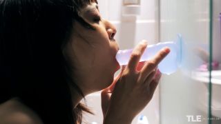 Akari Suka Barefoot Blowjob & Dildo Solo Showdown-2