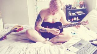 ManyVids presents SageGrey – Ukulele Hitachi Edging webcam -7