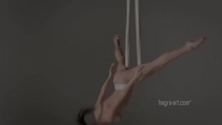 {hegre-art.com Nude Anti Gravity Yoga (mp4, 1080p, 144.55-3