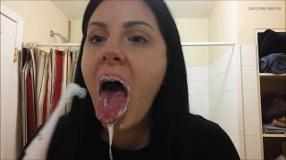 M@nyV1ds - Booty4U - Brushing Teeth With Electric Toothbrush-8