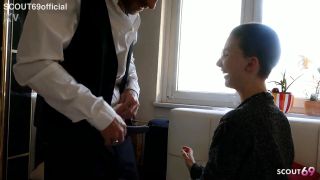 [K2S.CLUB] SnakeDave - Glatzköpfige, kurzhaarige Lou-Nesbit mit Brille verführt und Gesichtss... - FullHD 1080P-1