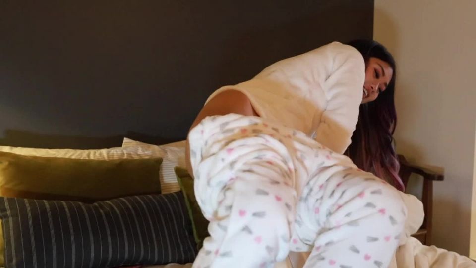 adult xxx video 13 bodybuilder femdom Lola Tessa – Waking up and Vibrator on My Pussy, dildo fucking on femdom porn