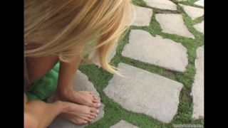 Allysin Chains Outdoor Foot Sex-9