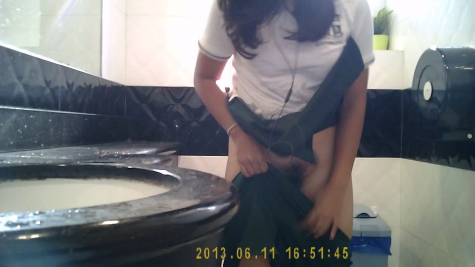 Voyeur – Singapore Female Toilet 27 - (Webcam)
