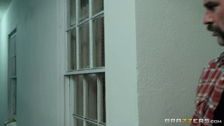 Kleio Valentien ZZ Motel Dicking The Drifter (Amateur porn)-1