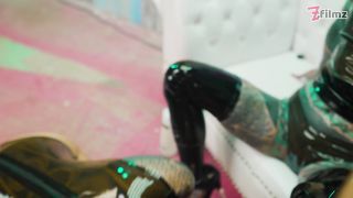 Anuskatzz, Miss Flora, Lisa Rocketcock - It's Always Better in Latex - Fetish  Ass    Ass-3