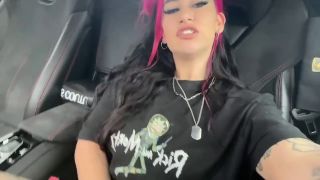 HayleyQuinnxxx - Hayley Quinn Cums HARD In Lamborghini-1