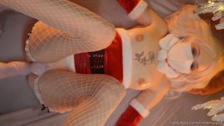 7120 Christmas Gets Creamy; Good Girl Takes Creampies from Hu...-7