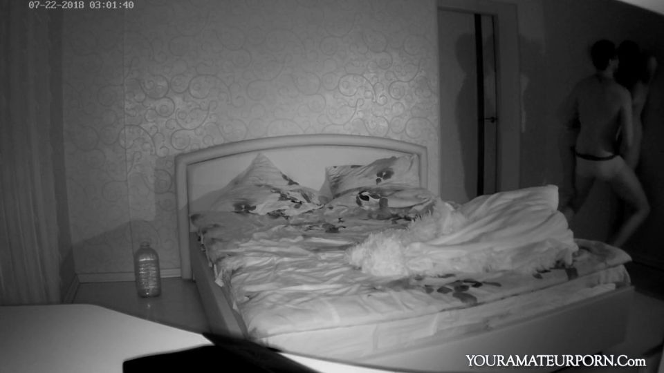 423841 Girlfriend takes a pounding from behind after giving a blowjob.