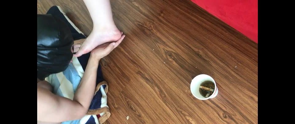 半梦凉拖鞋底 - (Femdom porn)