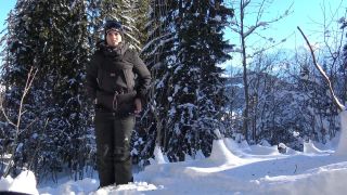 Teen Public Flash In Snowboard In Mountain  Flash A La Neige Vicalouqua 720p-3