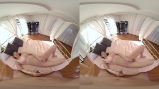 clip 49 Gimme Moore - Eyla Moore Oculus Rift, old blonde on virtual reality -1