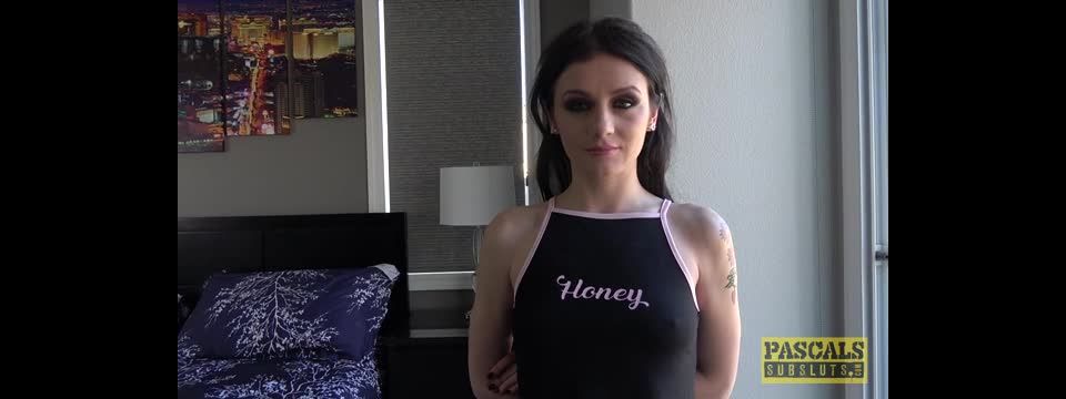 Rosalyn: choking makes her cum hard bdsm Rosalyn Sphinx