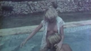Elles s'éclatent au soleil\Pépées la baise 1979-3