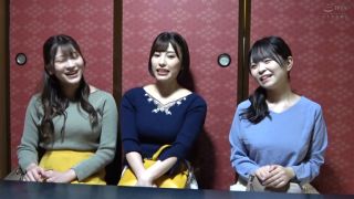 Ordinary Men And Women Monitoring AV A Group Of Three Busty Mommy Friends Take (Amateur porn)-5