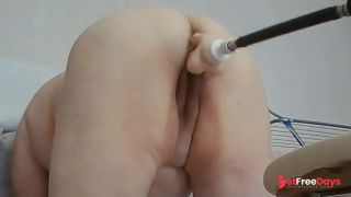 the neighbors pussy squirts powerfully from sex with a sex machine-5