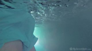 Underwater Footjob in a Jacuzzi – MySweetApple - [Feet porn]-2