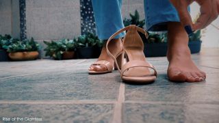 Rise Of The Giantess: Sweep Them All Away Giantess Serena.-6