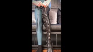 mdollbot 2024-10-08 Boot lacing video Because who doesn t enjoy watching the sl   wmyh70-1