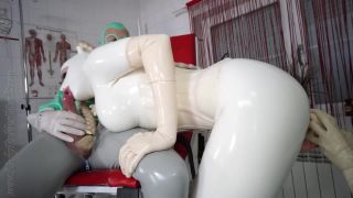 Blowjobs for the Doctor and the Latexnurse - KinkyRubberWorld (FullHD 2023) New Porn-9