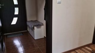 Old/Young  hello courier completely naked sucks him off and lets him fuck her. 100 true-1
