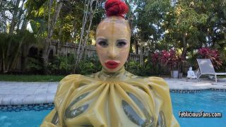 7152 Miss Fetilicious in two Layers of Latex in Florida Miss ...-7