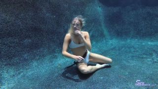 SexUnderwater e1054 Addie Andrews UW Model Training (mp4)-4