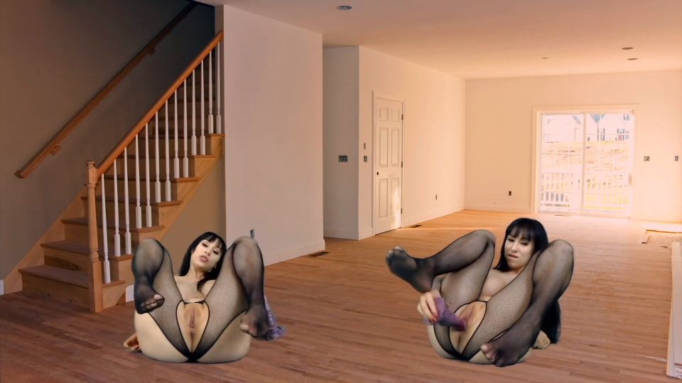 EMILY VALENTINA - Clone Fight.